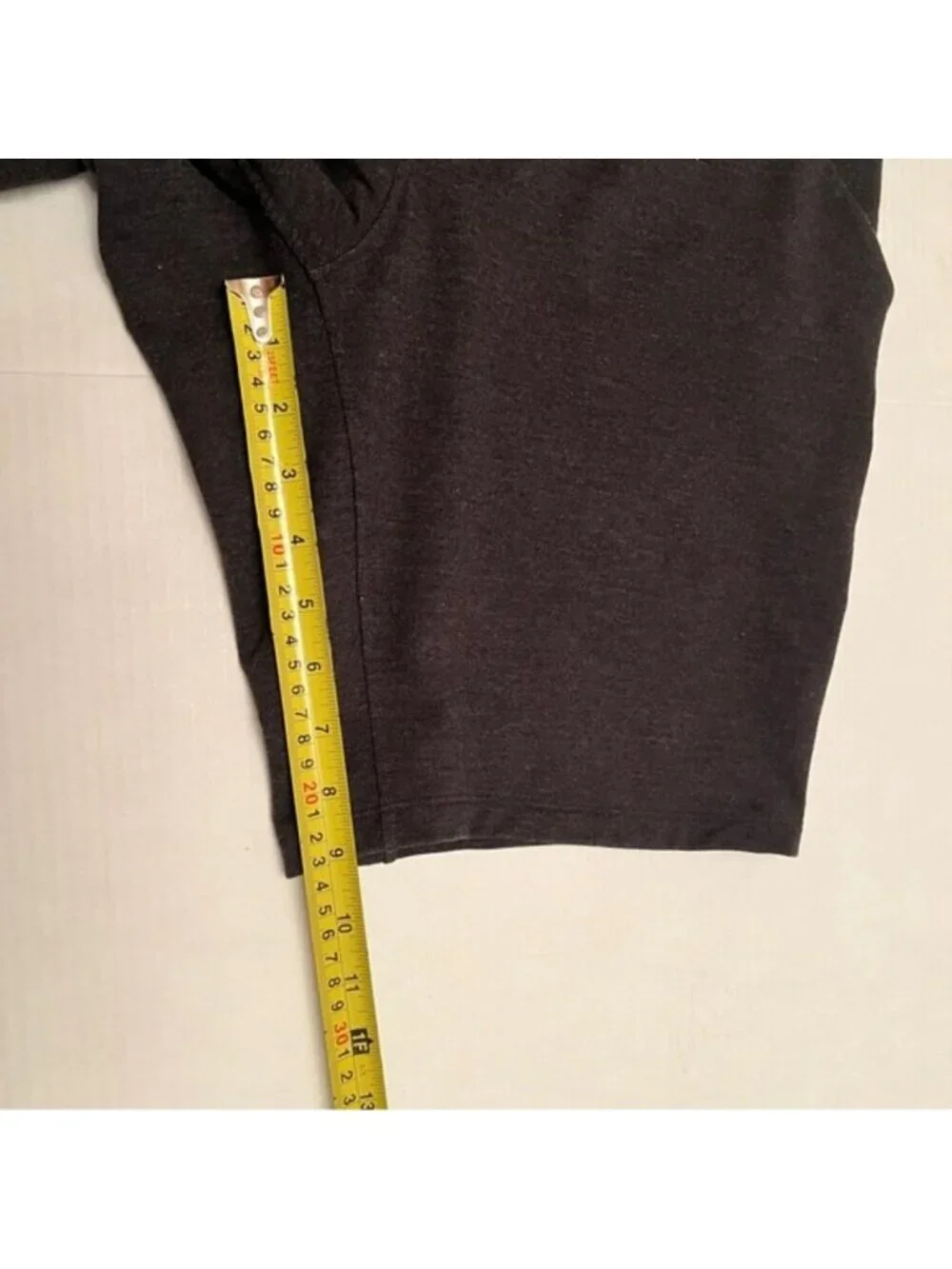 Lululemon  ^ City Sweat Short 9" EUC  M - Picture 6 of 13